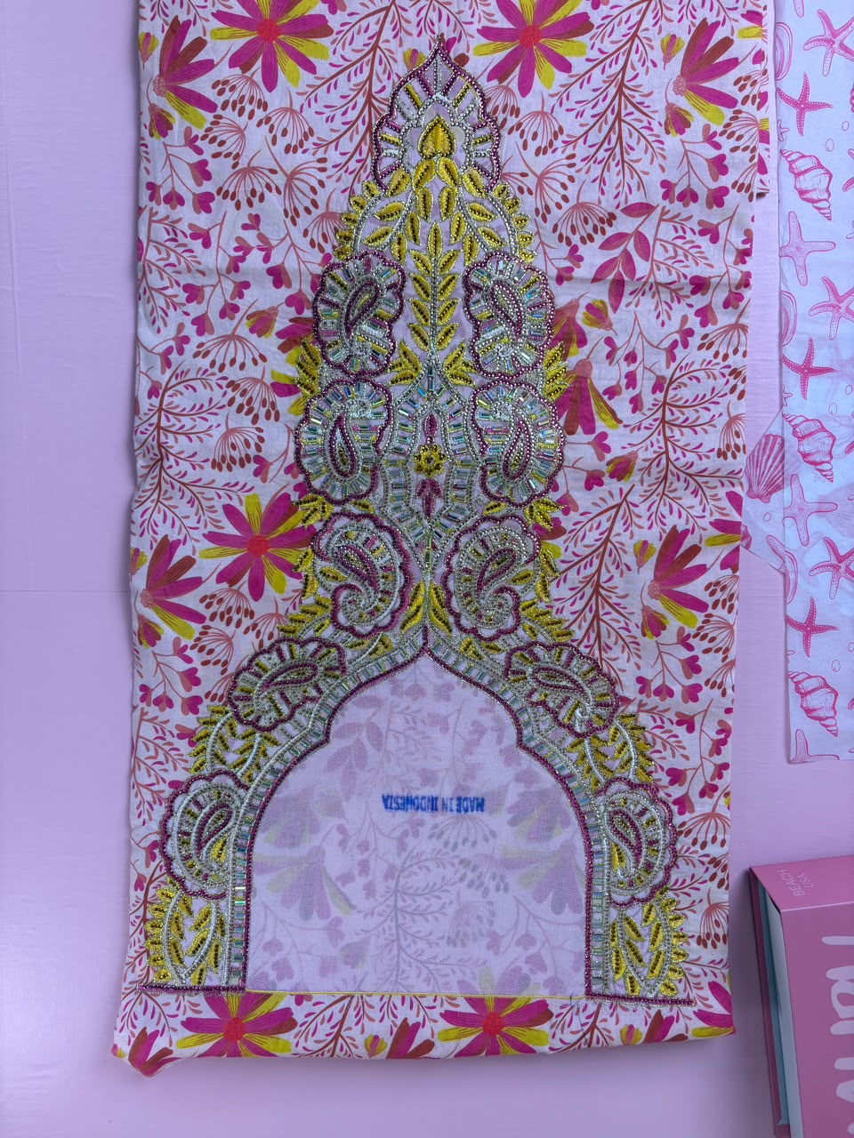 Floral Beaded Mukhawar