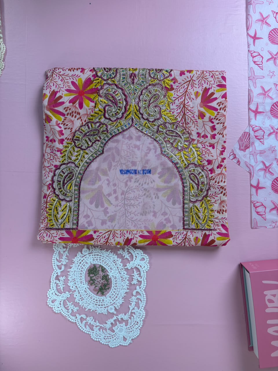 Floral Beaded Mukhawar