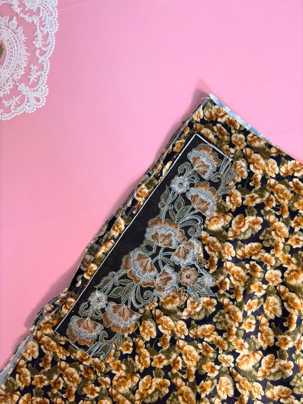 Mukhawar Arabic Black Gold - Cotton Floral | مخور عربي أسود ذهبي قطن