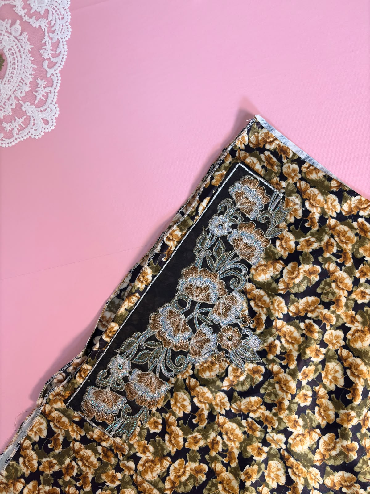 Mukhawar Arabic Black Gold - Cotton Floral | مخور عربي أسود ذهبي قطن
