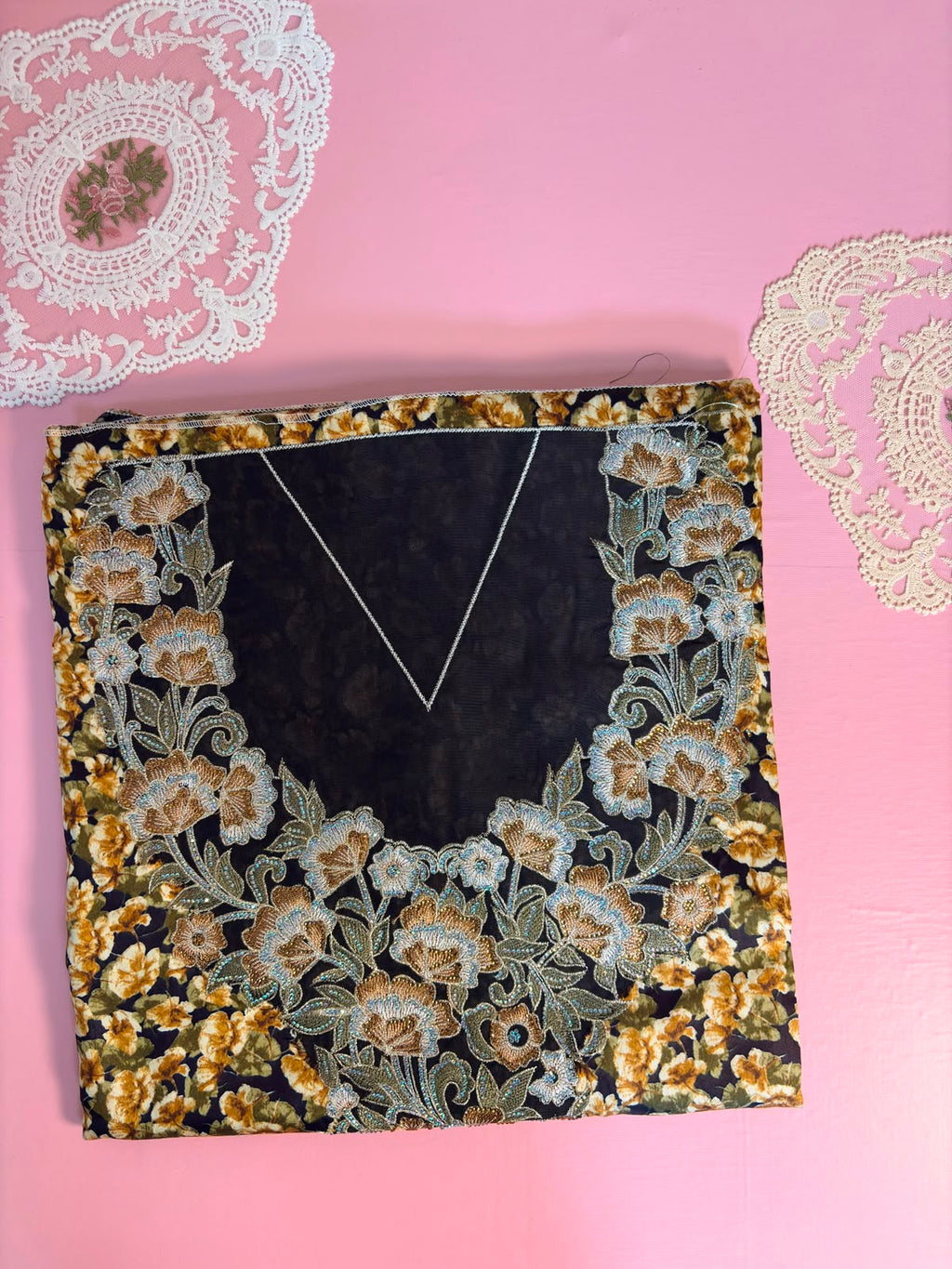 Mukhawar Arabic Black Gold - Cotton Floral | مخور عربي أسود ذهبي قطن