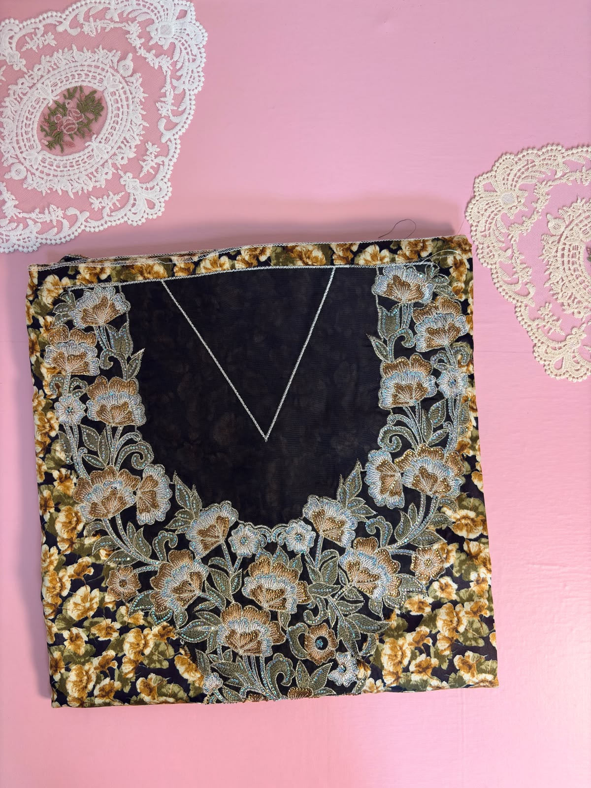 Mukhawar Arabic Black Gold - Cotton Floral | مخور عربي أسود ذهبي قطن